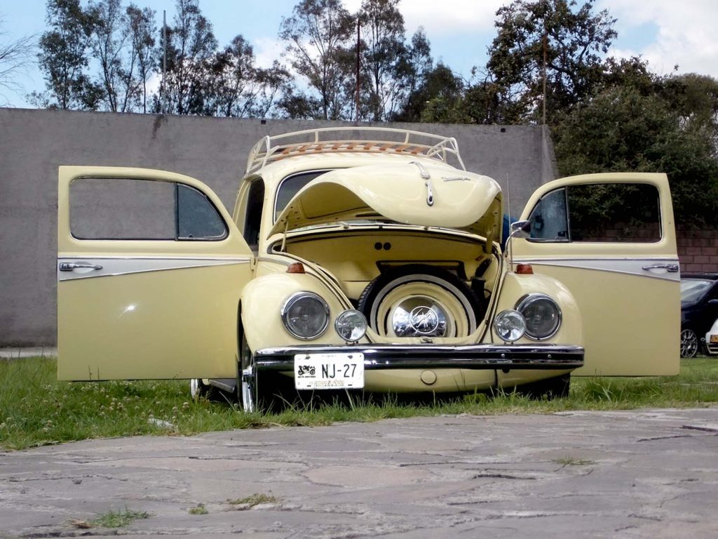 El-Vocho-de-la-Familia-Tlanemani-4